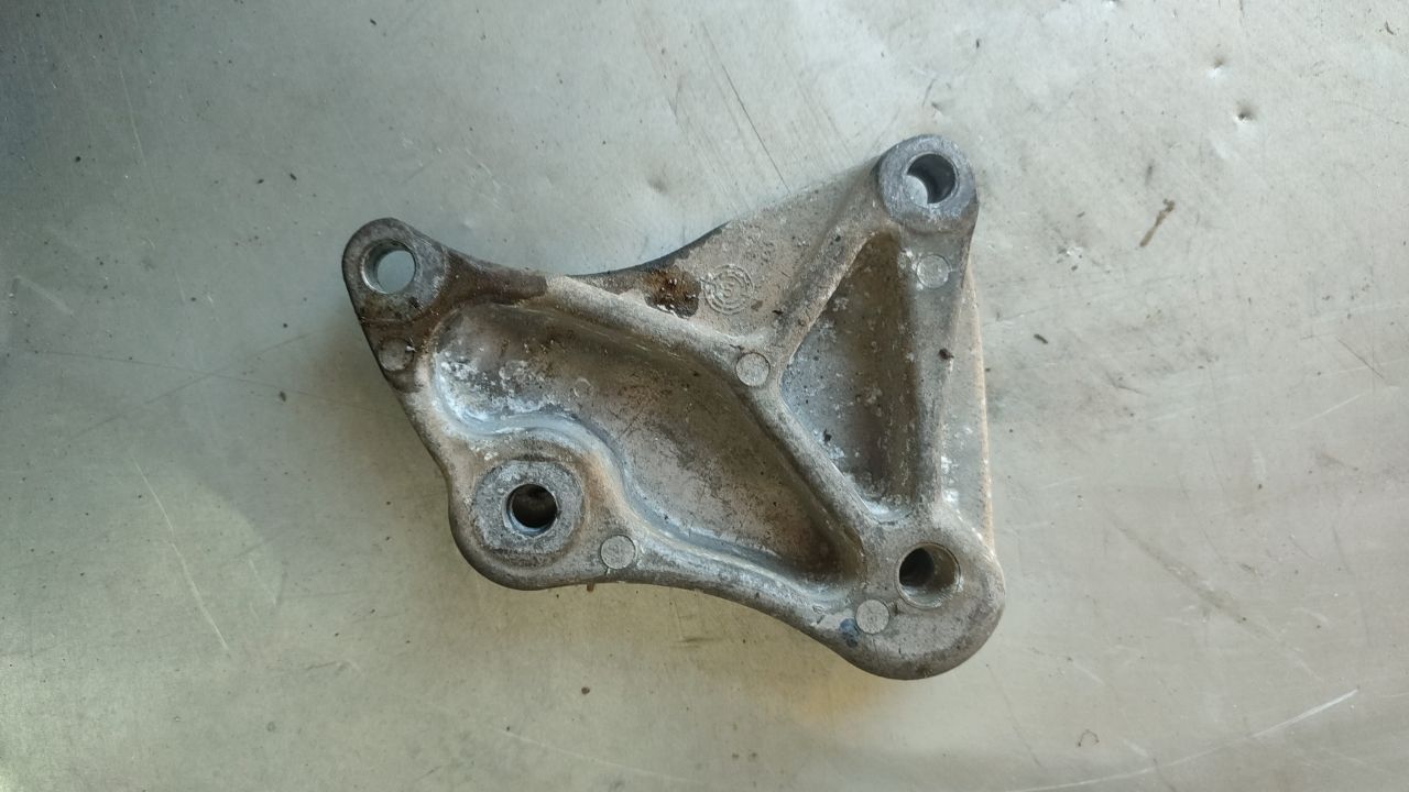 кронштейн двигателя Mercedes-Benz A-Класс W169 (2004 - 2008), 2.0 л., дизель, МКПП, A1692420401, 1692420401 - фото №1