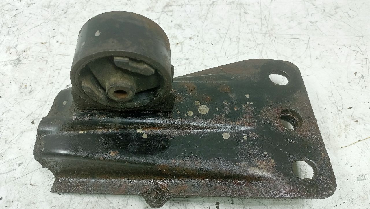 кронштейн двигателя Suzuki Baleno 1 поколение (1995 - 2002), 1.6 л., бензин, МКПП - фото №1