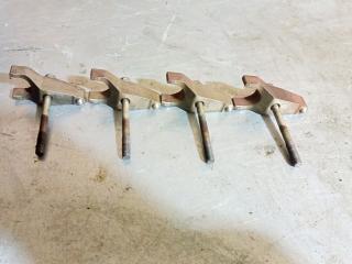 крепление форсунки Toyota Corolla Verso 2 поколение AR10 (2004 - 2007), 2.2 л., дизель