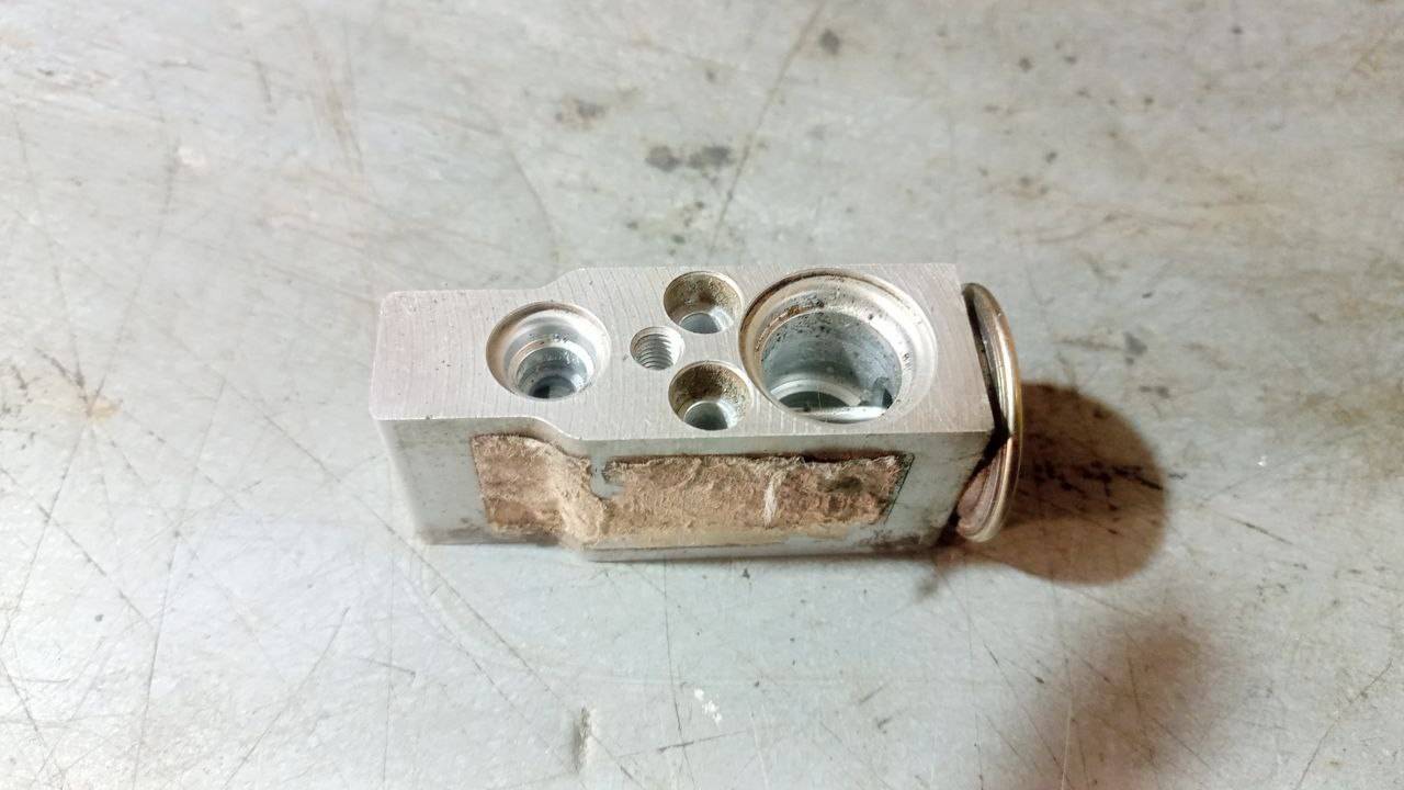 клапан кондиционера Toyota Aygo 1 поколение (2005 - 2008), 1.0 л., бензин, F668674BC, F668674B-C, VDE10QVAF5 - фото №1