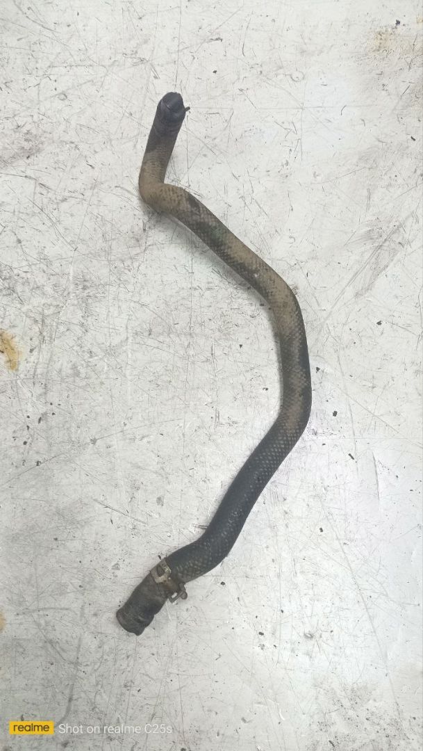 патрубок радиатора Mazda 323 6 поколение (1998 - 2001), 1.6 л., бензин, МКПП - фото №1