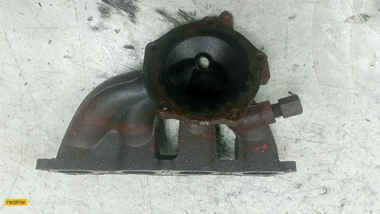 коллектор выпускной Mazda 323 6 поколение (1998 - 2001), 1.6 л., бензин, МКПП, ZL271122 - фото №1