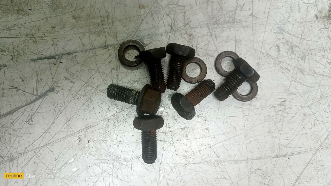 болт корзины сцепления Mazda 323 6 поколение (1998 - 2001), 1.6 л., бензин, МКПП - фото №1