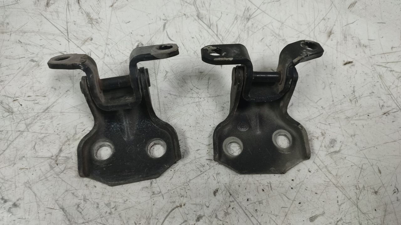 петля двери Subaru Forester 3 поколение (SH) 2010, 2.0 л., бензин, АКПП - фото №1