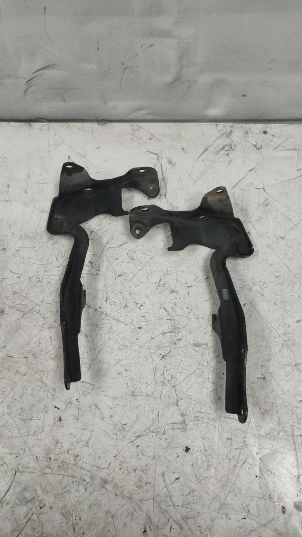 петля капота Subaru Forester 3 поколение (SH) 2010, 2.0 л., бензин, АКПП - фото №1