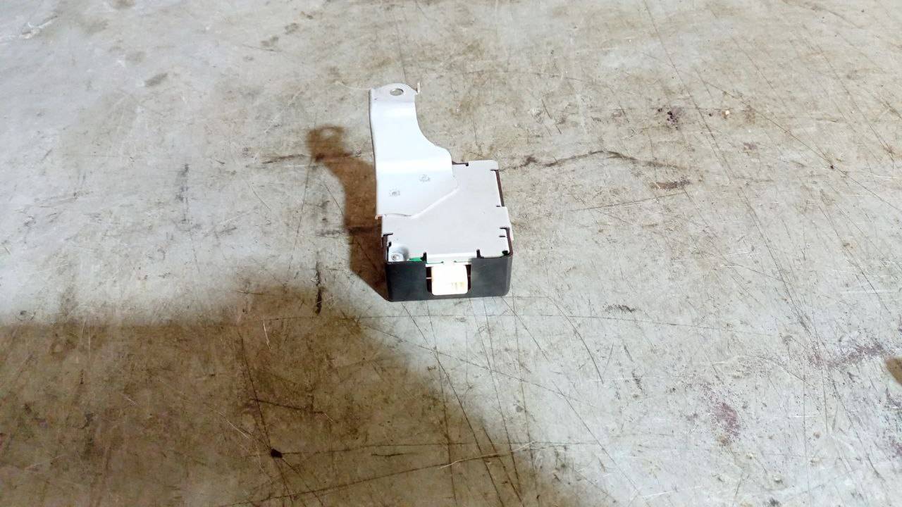 блок управления центральным замком Toyota Corolla Verso 2 поколение AR10 (2004 - 2007), 897410F010, 61B168000, 10R021776 - фото №1