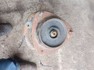 кулак поворотный правый Subaru Legacy 3 поколение (1998 - 2003), 2.5 л., бензин, АКПП