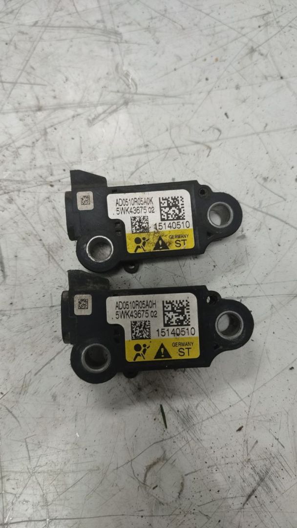 датчик удара Cadillac CTS 2 поколение (2007 - 2014), 2.8 л., бензин, АКПП, задний привод, 15140510, 5WK43675 - фото №1