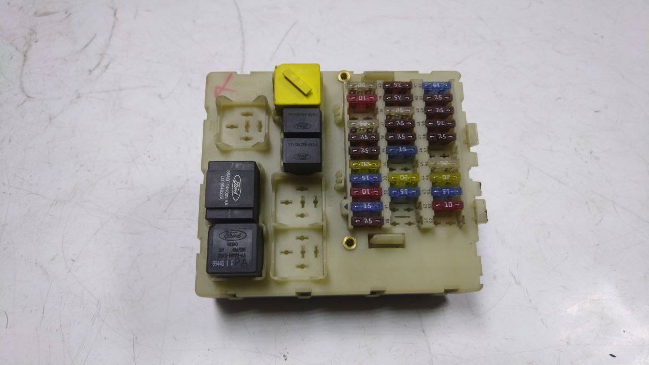 блок предохранителей Ford Focus 1 поколение (1998 - 2001), 1.6 л., бензин, 98AG14A073CH, 98AG14A073BE - фото №1
