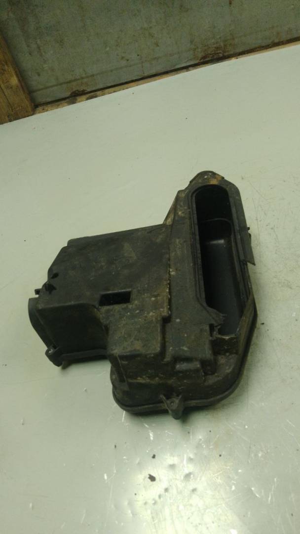 короб предохранителей Audi A4 B5 (1994 - 1999), 1.8 л., бензин, 8D1907355B - фото №1