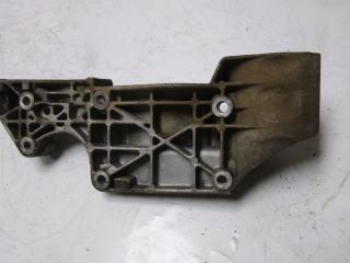 кронштейн генератора Skoda Octavia 1 поколение (A4) 1998, 1.6 л., бензин, 06A903143P, 06A903141P