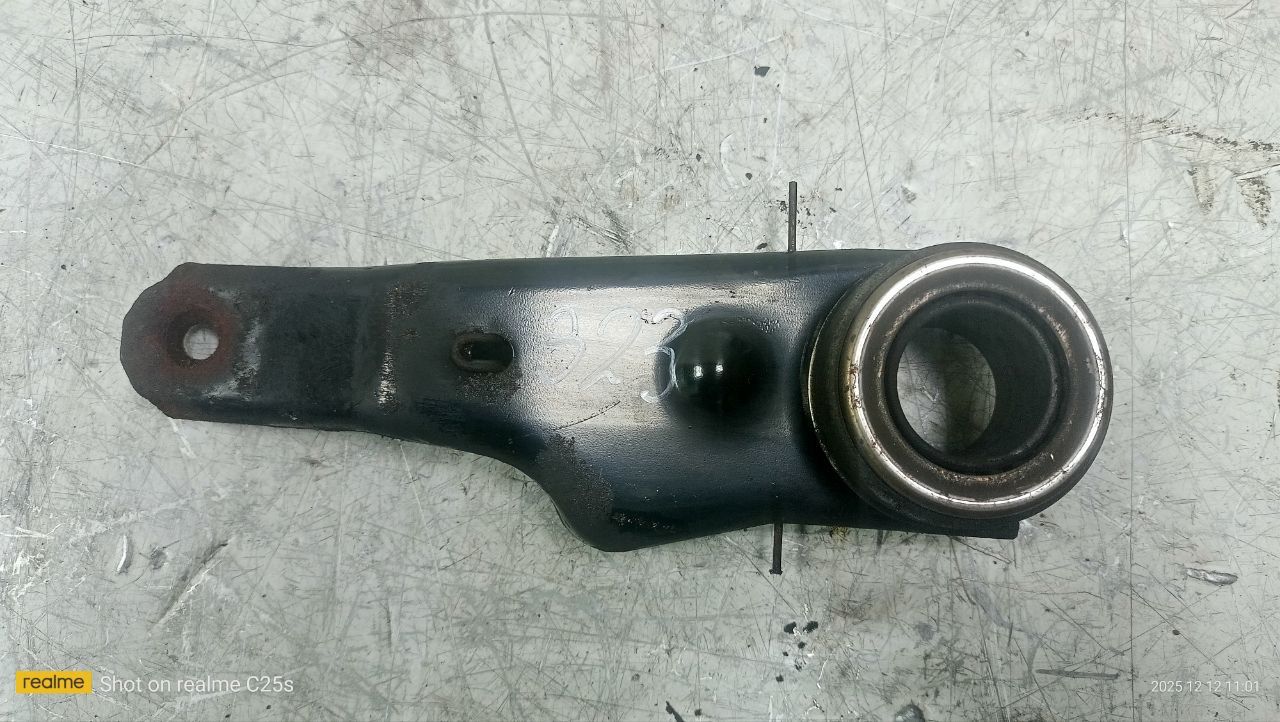 вилка сцепления Mazda 323 6 поколение (1998 - 2001), 1.6 л., бензин, МКПП - фото №1