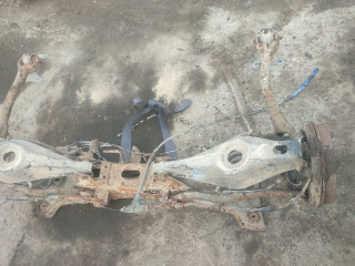 балка подвески задняя Peugeot 406 1 поколение [рестайлинг] 2000