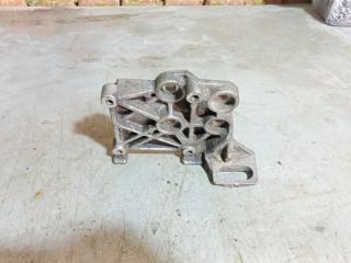 кронштейн генератора Mazda 323 6 поколение (1998 - 2001), 1.6 л., бензин, МКПП, ZL0415811