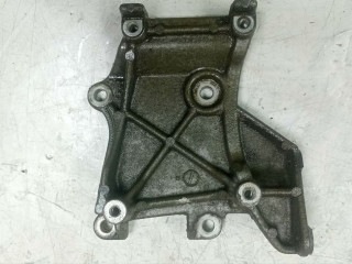 кронштейн компрессора кондиционера Mitsubishi Colt 1 поколение (1978 - 1984), 1.3 л., бензин, CAB116A048