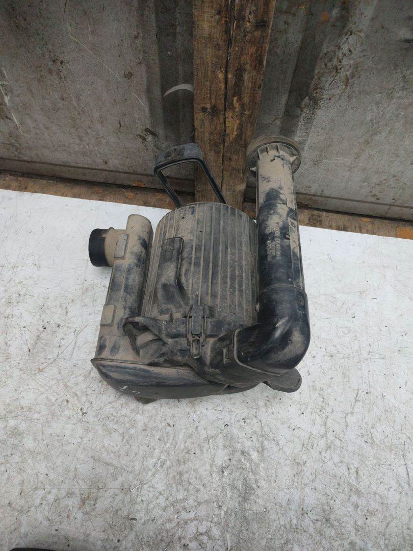 корпус воздушного фильтра Volkswagen Transporter T4 (1990 - 2003), 044129607S - фото №1