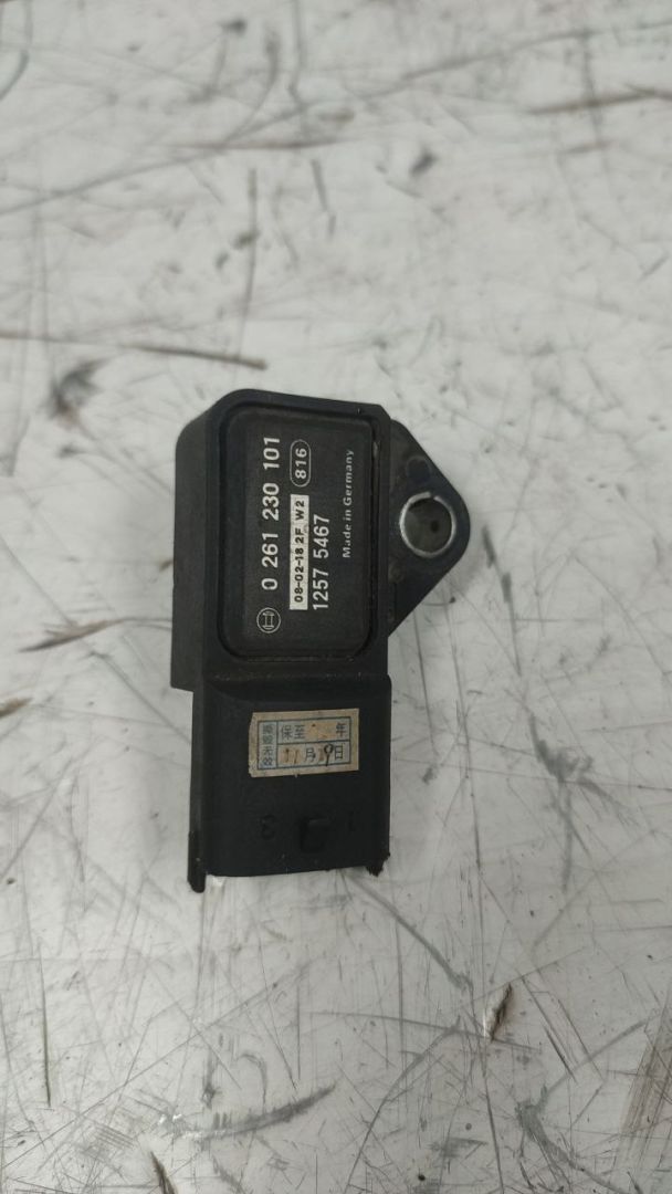 датчик абсолютного давления Cadillac CTS 2 поколение (2007 - 2014), 2.8 л., бензин, АКПП, задний привод, 0261230101, 12575467 - фото №1