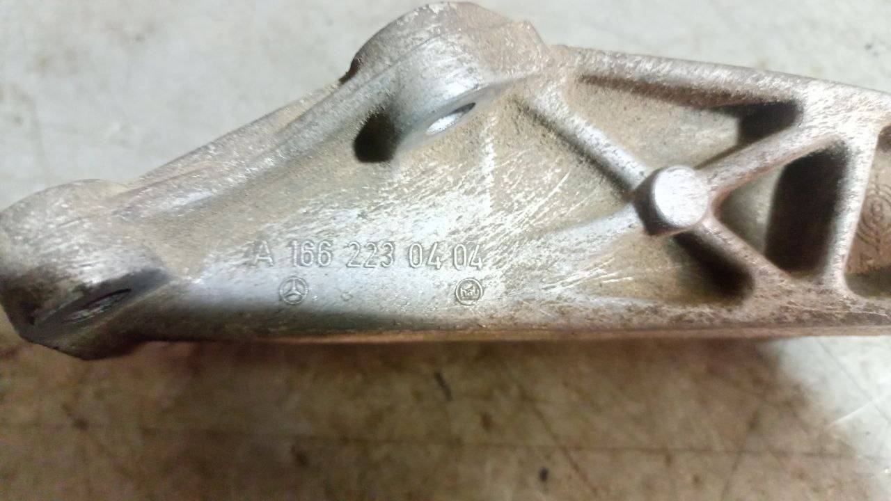 кронштейн двигателя Mercedes-Benz A-Класс W168 (1997 - 2001), 1.4 л., бензин, 1662230404, A1662230404 - фото №1