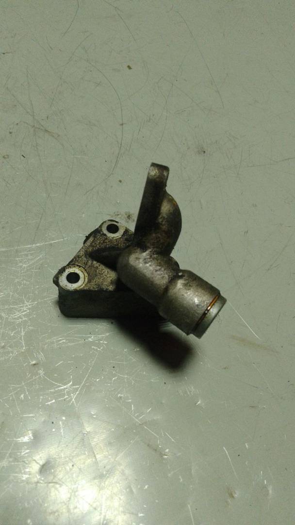 клапан EGR Volkswagen Passat B5 1999, 1.6 л., бензин, 06B131817H - фото №1