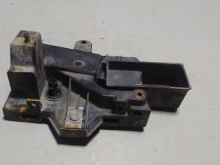 крепление аккумулятора Dodge Caravan 4 поколение (2000 - 2007), 05109648AA