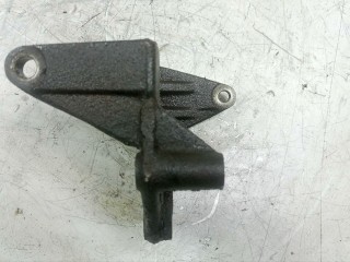 кронштейн гидроусилителя Mitsubishi Colt 1 поколение (1978 - 1984), 1.3 л., бензин, MD323913, T6F6220