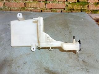 бачок омывателя Toyota Yaris P1 [рестайлинг] 2003, хетчбэк 3 дв.