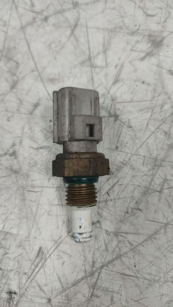 датчик температуры охлаждающей жидкости Mazda 5 CR (2005 - 2008), 2.3 л., бензин, МКПП, XU3F12A640AA - фото №1