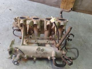 коллектор впускной Nissan Almera N16 2000, 1.8 л., бензин