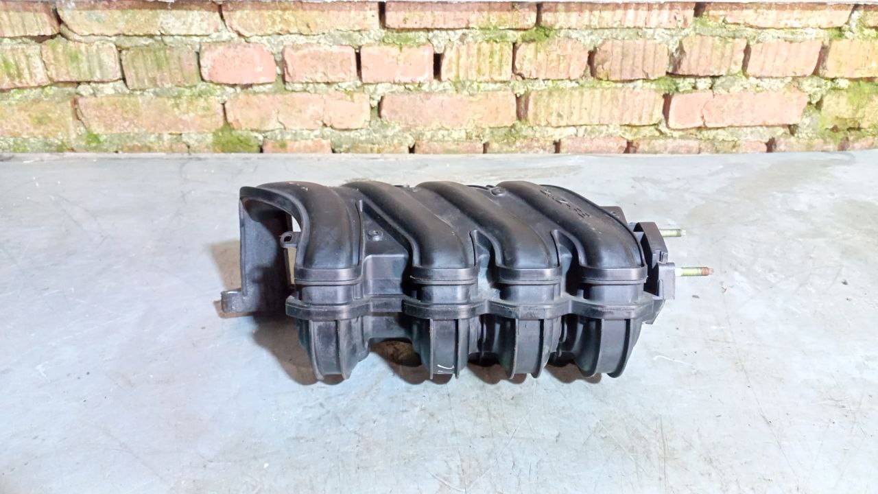 коллектор впускной Toyota Yaris P1 (1999 - 2003), 1.3 л., бензин, 17101-21020 - фото №1