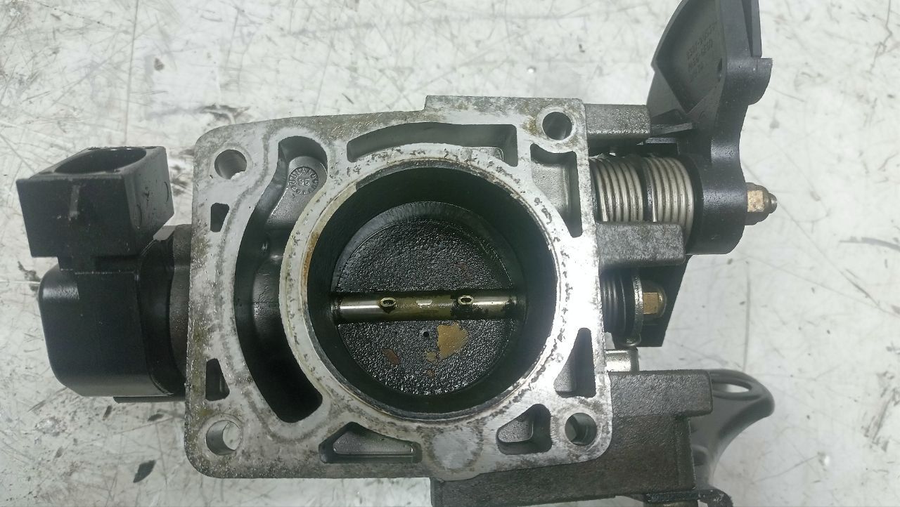 заслонка дроссельная Ford Mondeo 2 поколение (1996 - 2000), 1.8 л., бензин, 960925 - фото №1