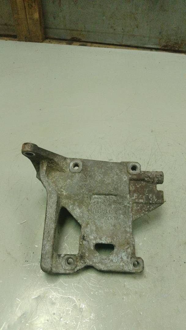 кронштейн компрессора кондиционера Subaru Legacy 3 поколение (1998 - 2003), 2.5 л., бензин, 5370029502, 73611AC101 - фото №1