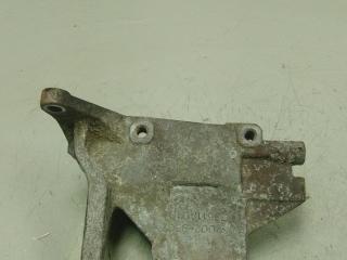 кронштейн компрессора кондиционера Subaru Legacy 3 поколение (1998 - 2003), 2.5 л., бензин, 5370029502, 73611AC101