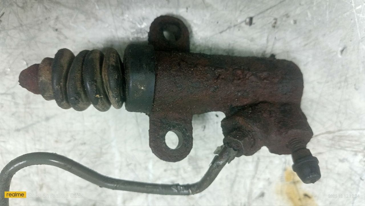 цилиндр сцепления главный Mazda 323 6 поколение (1998 - 2001), 1.6 л., бензин, МКПП - фото №1