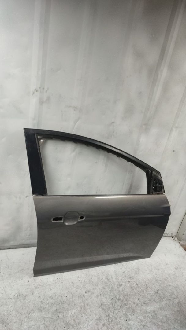 дверь передняя правая Ford Focus 3 поколение (2011 - 2015) - фото №1