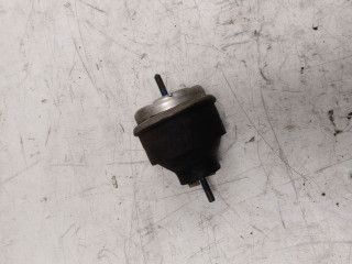 подушка крепления двигателя Volkswagen Passat B5 [рестайлинг] (2000 - 2005), 1.8 л., бензин, МКПП