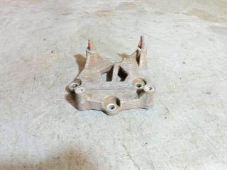 кронштейн компрессора кондиционера Dodge Caravan 3 поколение (1995 - 2000), 3.0 л., бензин, 528444