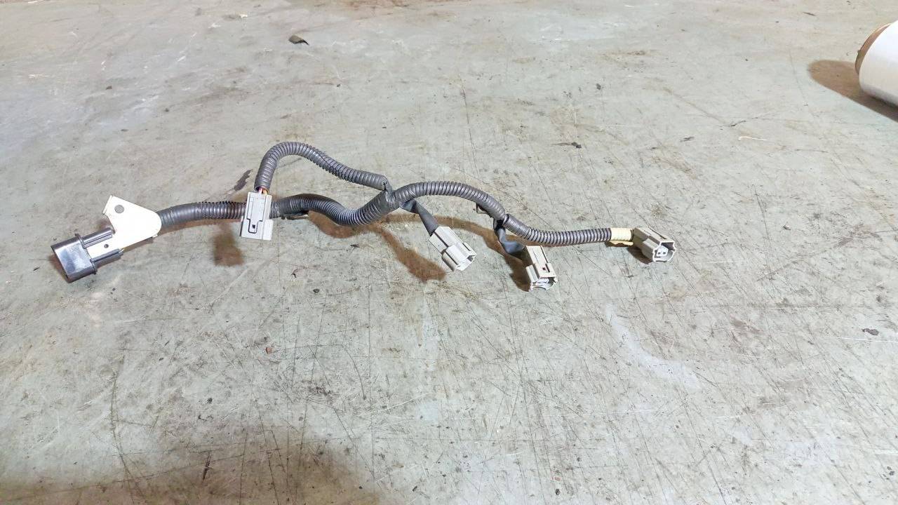 проводка Mitsubishi Carisma 1 поколение (1995 - 1999), 1.8 л., бензин, МКПП - фото №1