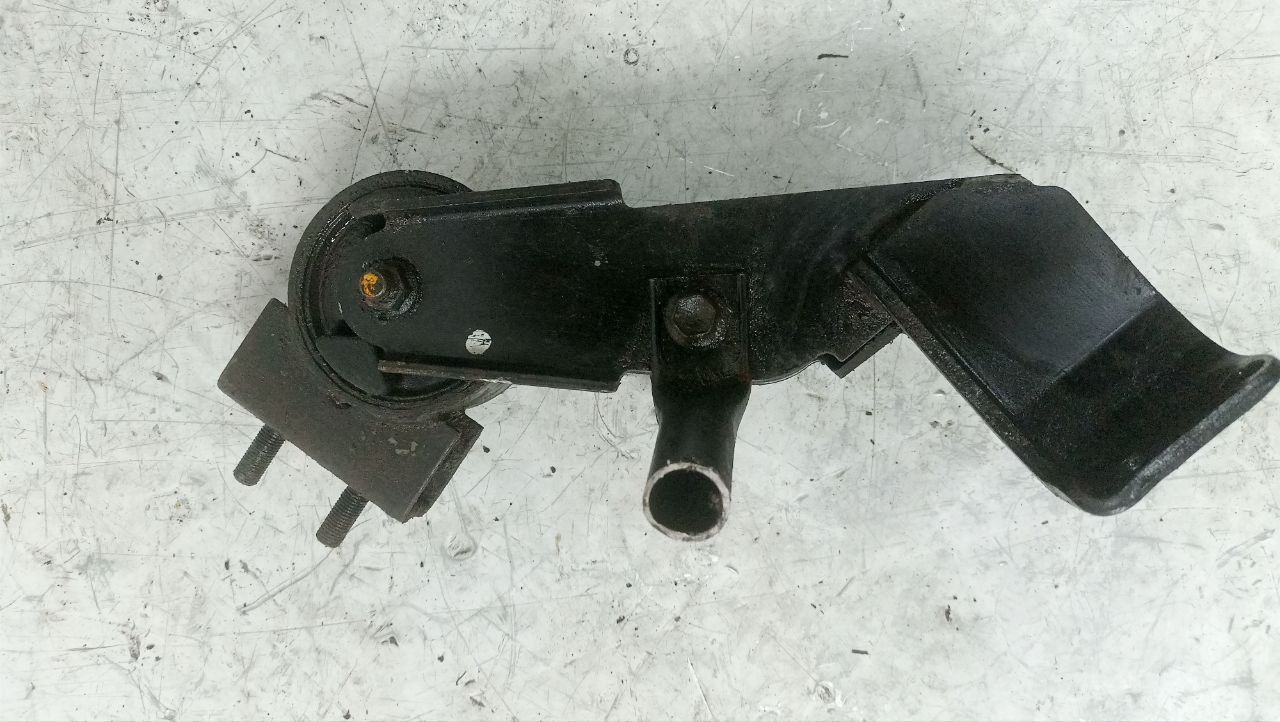 кронштейн двигателя Suzuki Baleno 1 поколение (1995 - 2002), 1.6 л., бензин, МКПП - фото №1