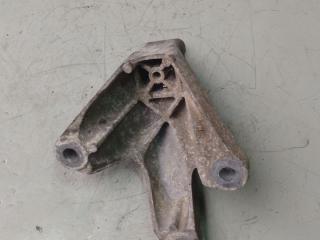 кронштейн КПП Ford Focus 1 поколение (1998 - 2001), 1.6 л., бензин, 98AB7M125GG