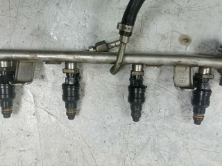 топливная рампа Volkswagen Passat B5 1998, 1.8 л., бензин, 058133681