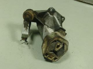 кронштейн КПП Audi A6 4A/C4 (1994 - 1997), 2.5 л., дизель, МКПП, 4A0399114F