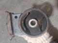 подушка крепления КПП Toyota Yaris P1 (1999 - 2003), 1.3 л., бензин, АКПП - фото №4