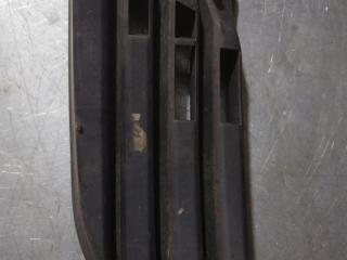 заглушка (решетка) в бампер Volkswagen Golf Plus 1 поколение (2005 - 2009), 5M0853665