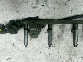 топливная рампа Mazda 323 6 поколение (1998 - 2001), 1.6 л., бензин, МКПП