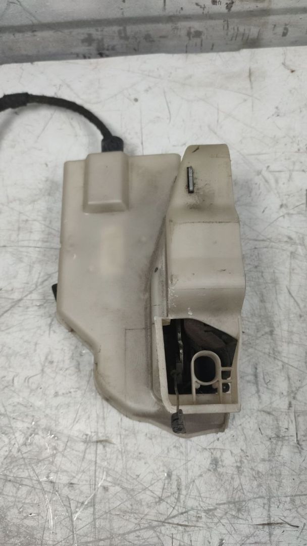 замок двери передней правой Volkswagen Golf 5 поколение (2003 - 2009), хетчбэк 5 дв., 3D1837016 - фото №1