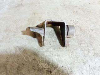 кронштейн двигателя Toyota Corolla Verso 2 поколение AR10 (2004 - 2007), 2.2 л., дизель, МКПП