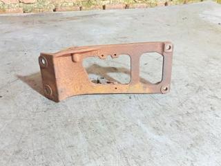 кронштейн (крепление) впускного коллектора Mitsubishi Carisma 1 поколение (1995 - 1999), 1.8 л., бензин, MD351760