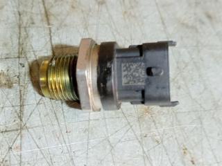 датчик давления топлива в рампе Volvo XC90 1 поколение [рестайлинг] (2006 - 2014), 2.4 л., дизель, 0281002707