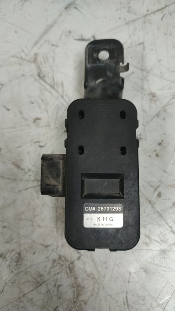 датчик температуры Cadillac CTS 2 поколение (2007 - 2014), 2.8 л., бензин, АКПП, задний привод, 25731293 - фото №1