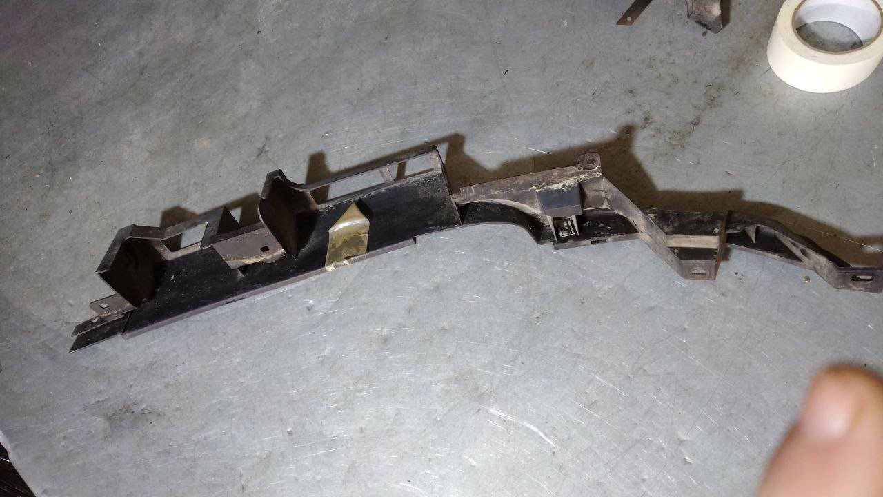 Крепление бампера заднего Peugeot 307 1 поколение (2001 - 2005), хетчбэк 5 дв., 9636440180 - фото №1